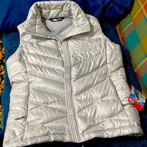The north face aconcagua silver / gray vest !